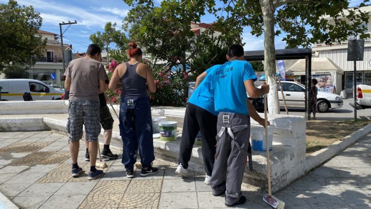Εργασίες καθαρισμού και καλλωπισμού στο Δήμο Δέλτα Ομάδα Εθελοντών ΙΘΑΚΗ