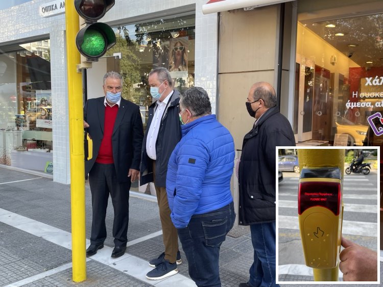 Έξυπνα φανάρια σε κομβικά σημεία της Κατερίνης - επίδειξη λειτουργίας στον Δήμαρχο