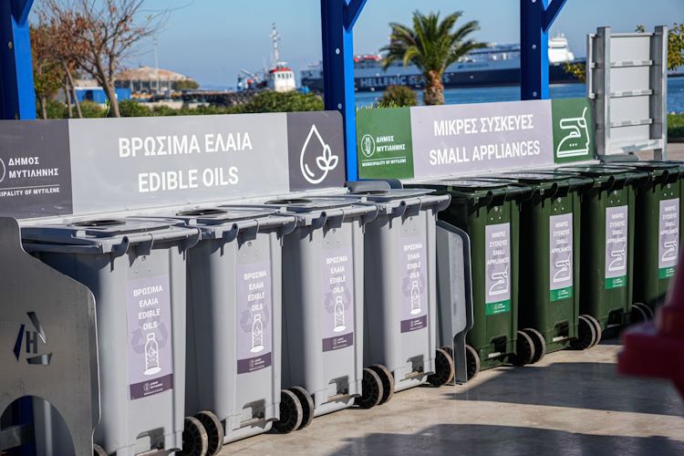 Γωνιές Ανακύκλωσης σε διάφορα σημεία στην πόλη