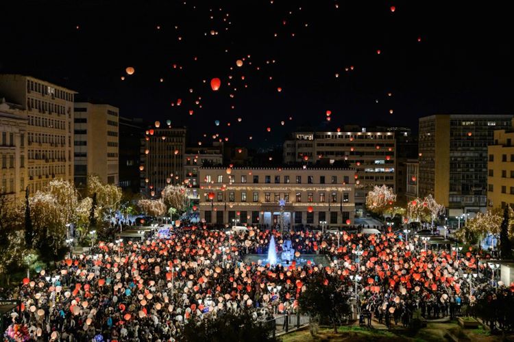 Χριστουγεννιάτικες εκδηλώσεις: Η νύχτα των ευχών στην πλατεία Κοτζιά
