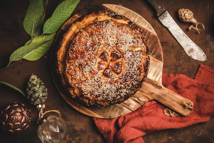 Μια συνταγή για ζεστό, σπιτικό χριστόψωμο γεμάτο αγάπη