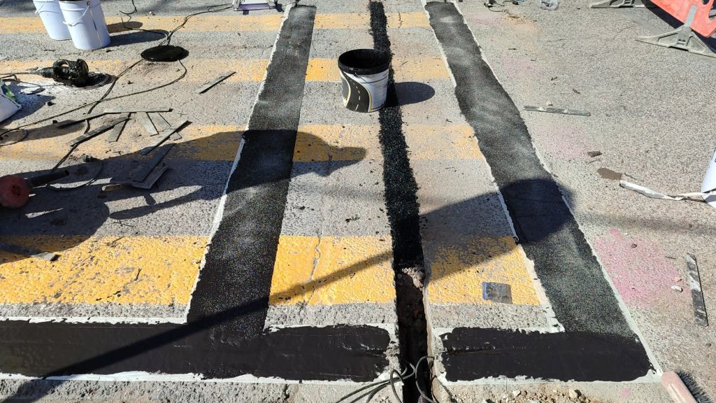 Οι νέες διαβάσεις του Δήμου Πετρούπολης συμβάλλουν στην αύξηση της προσοχής και στη μείωση της ταχύτητας των οχημάτων