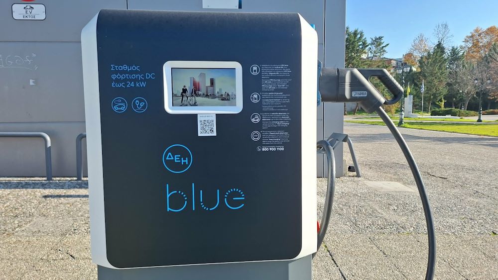 Εικόνες απο τις νέες θέσεις φόρτισης ηλεκτρικών οχημάτων στον Δήμο Ελασσόνας