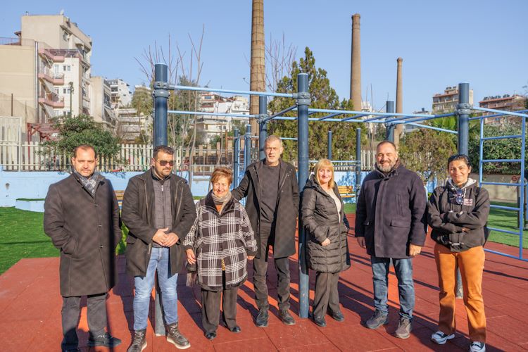 Εικόνες απο τον νέο υπαίθριο χώρο άθλησης στο πάρκο Δηλαβέρη στο Πειραιά 